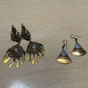 Bundle of 2 pair earrings